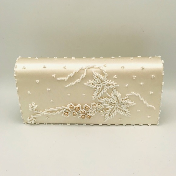Beautiful White Cream Beaded Clutch with Pearls - Picture 2 of 14
